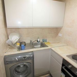 St Thomas Road, Ground Floor Flat, Preston - Photo 2
