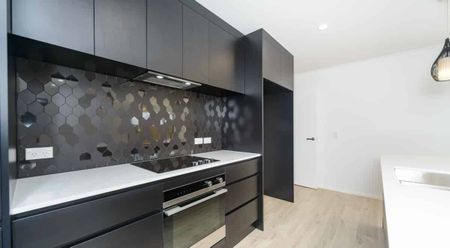 Feilding - 3 Bedrooms - Photo 3