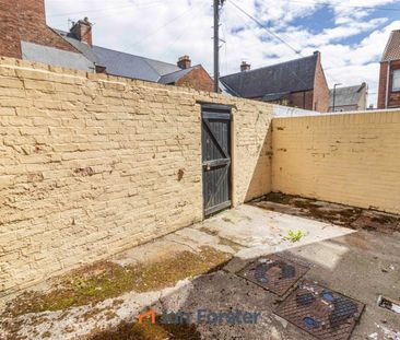 2 Bedroom Flat - Photo 2