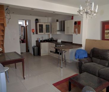 2 bedroom end of terrace house to rent - Photo 1