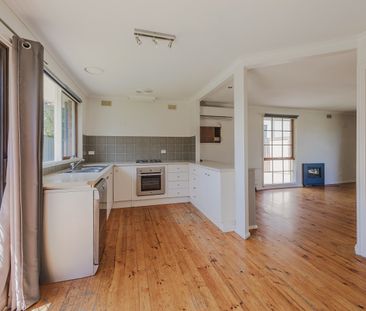 Charming brick house - Photo 2