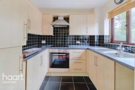 2 bedroom terraced house to rent - Photo 4