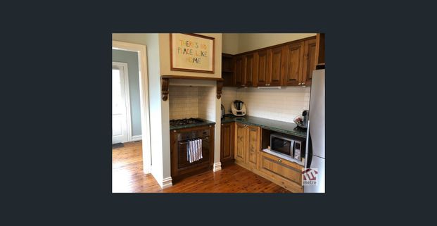 PERIOD CHARM! - Photo 1