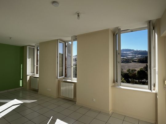 T2 LUMINEUX - SAINT FORGEUX - Photo 1