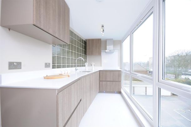 ST JOHNS WOOD PARK, NW8, London - Photo 1