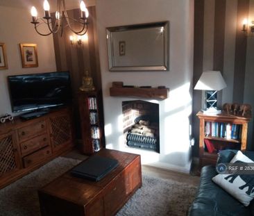 3 bedroom semi-detached house to rent - Photo 1