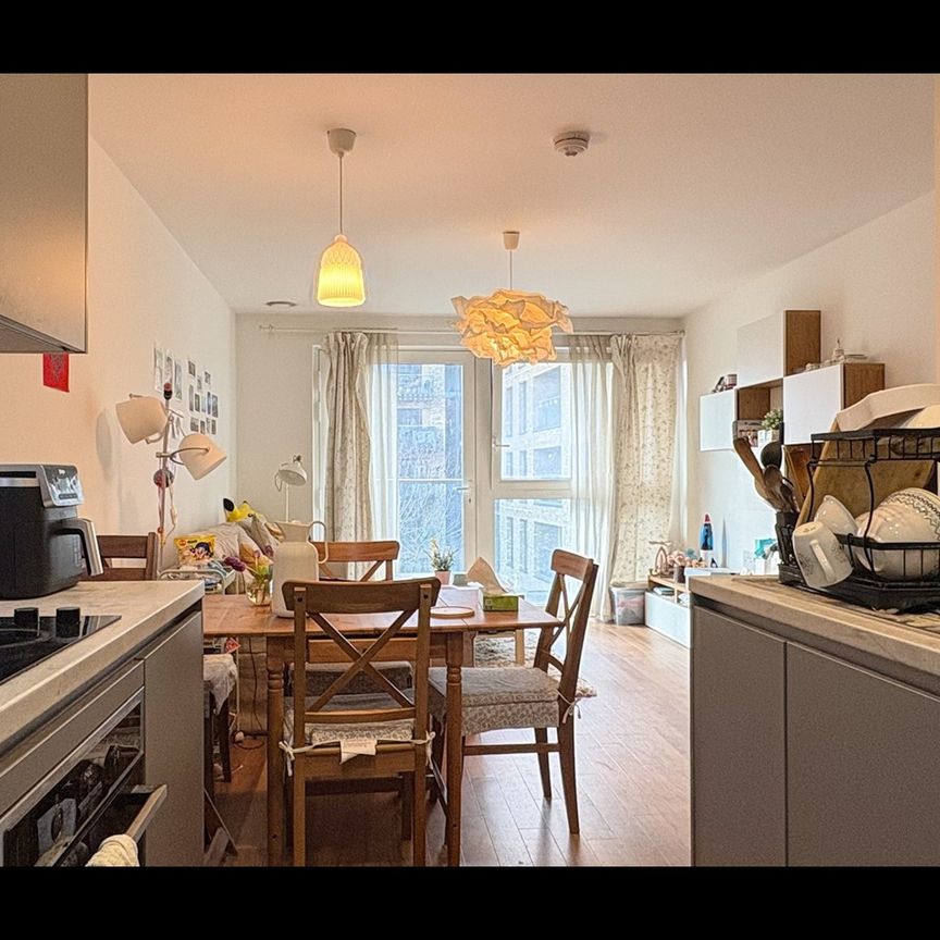 1 Bed Flat, Naomi Street, SE8 - Photo 1