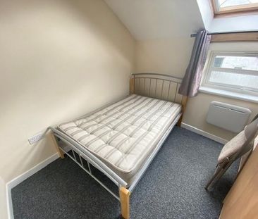 3 bedroom apartment to rent - Photo 4