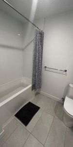 ✨ Loft meublé à louer – Bishop Embassy (Centre-ville de MTL) ✨ - Photo 4