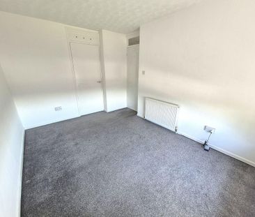 3 bedroom end of terrace house to rent - Photo 3
