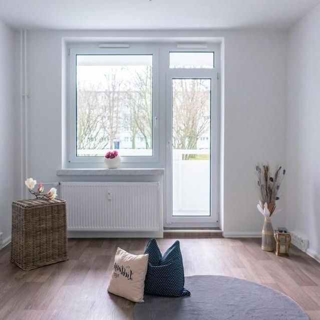 Familien aufgepasst - sanierte 3-Raum-Wohnung mit Balkon - Photo 1