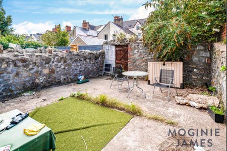 1 bedroom in a house share to rent - Photo 4