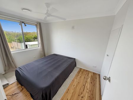 LIFESTYLE LIVING: 4-BEDROOM HOME WITH POOL & BIG BACKYARD - Photo 5