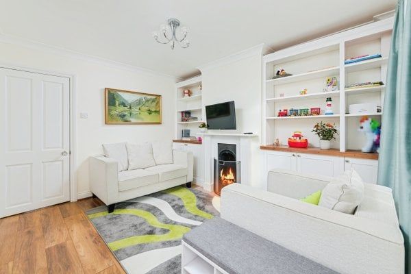 Poplar Road, Leatherhead, KT22 - Photo 1