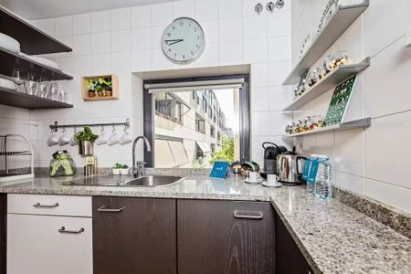 Carrer de Ramon Turró, Barcelona, Catalonia 08005 - Photo 3