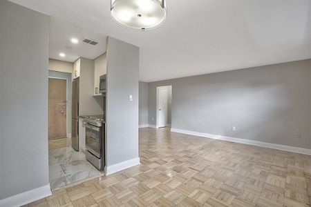 Lu Ray Apartments - Photo 2