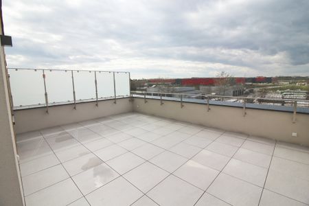 Dwupoziomowy, umeblowany apartament z tarasem - Photo 2