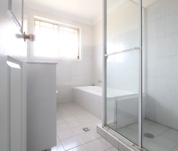 IMMACULATE 3 BEDROOM DUPLEX IN QUIET LOCATION - Photo 5