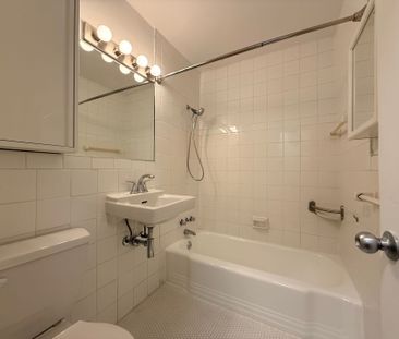 For Lease - 28 Upper Canada Drive Unit# 112, Toronto, Ontario - Photo 5