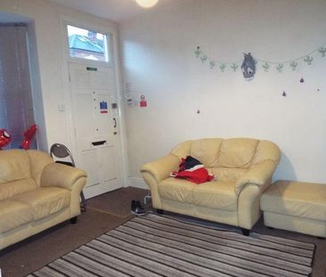 4 bedroom terraced house to rent - Photo 5