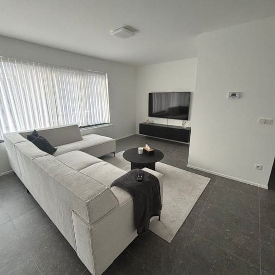 Appartement te huur - Photo 1