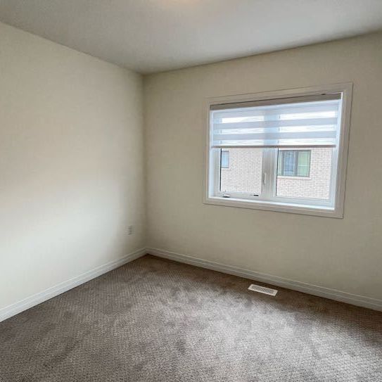 For Lease - 86 Canvas Crescent, Welland, Ontario - Photo 1