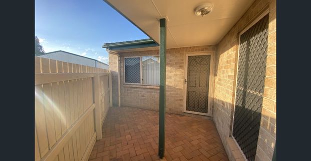 Immaculate 2 Bedroom Brick Unit - Photo 1