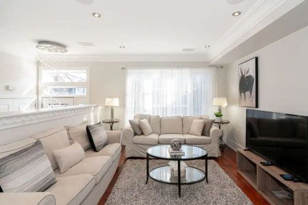 Danforth Village Toronto Furnished House Rental by Main and Danforth - Gorgeous 4 Bedroom Detached Home with 3 Levels, Attached Garage and Gourmet Kitchen - Photo 2