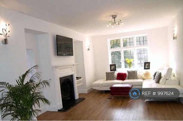 4 bedroom detached house to rent - Photo 1