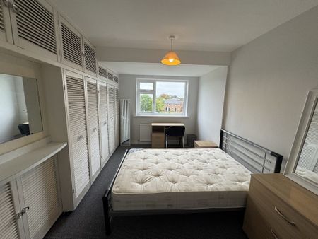 Arnside Place, Heslington Road - P1886 - Photo 3