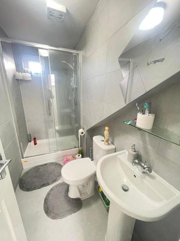 8 bedroom semi-detached house to rent - Photo 5