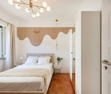 Rua da Palmeira, Lisbon, Lisbon 1200-219 - Photo 1