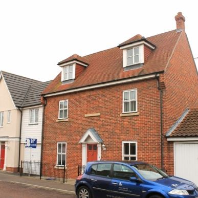 5 Bed - Mascot Square, Hythe, Colchester - Photo 1