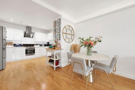 2 bedroom flat to rent - Photo 3