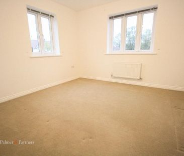 3 bedroom end of terrace house to rent - Photo 3