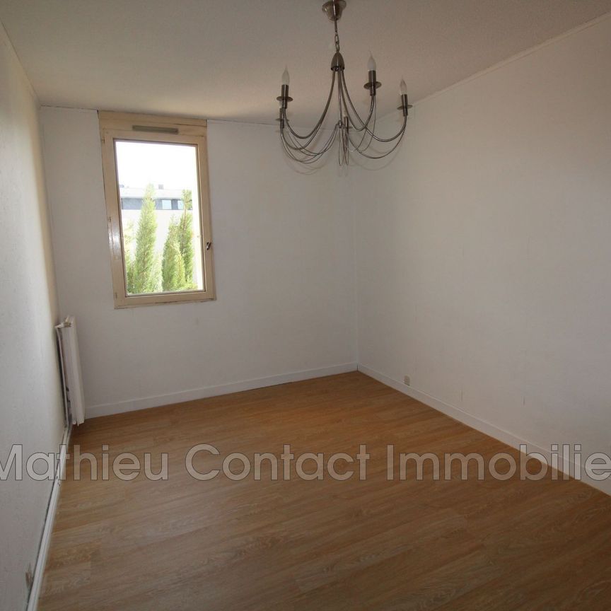 7 collines, Location appartement 3 pièces 82 m² - Photo 1