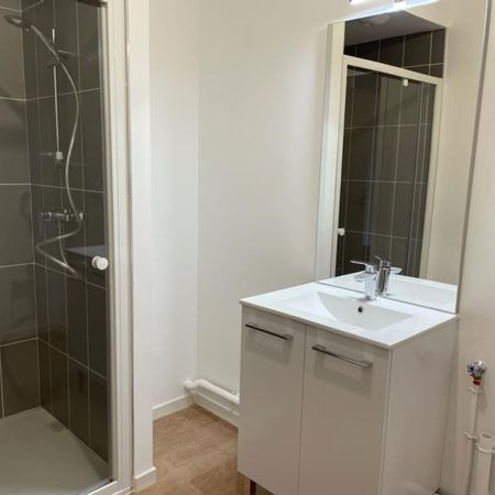 Location Appartement 2 pièces 42m² POITIERS 86000 - Photo 4