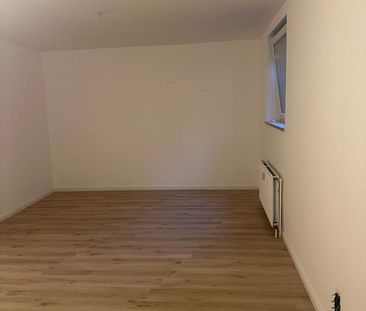 Frisch renovierte 1,5-Zimmer-Souterrainwohnung in Ahrensburg - Photo 1
