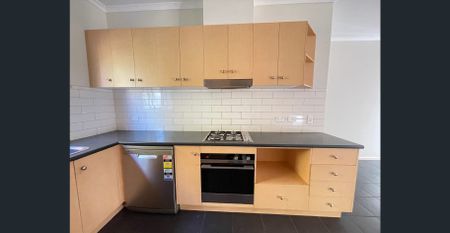 Freshly Painted 3-Bedroom Ground Floor Home with Double Garage in Melton - Photo 3