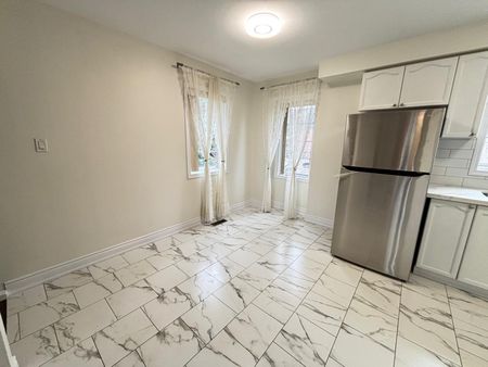 For Lease - 1525 South Parade Court Unit# 33, Mississauga, Ontario - Photo 5