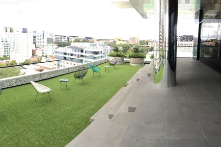 Convenient Upper House location - Photo 4