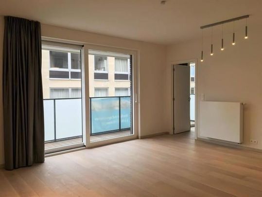 Appartement te huur - Photo 1