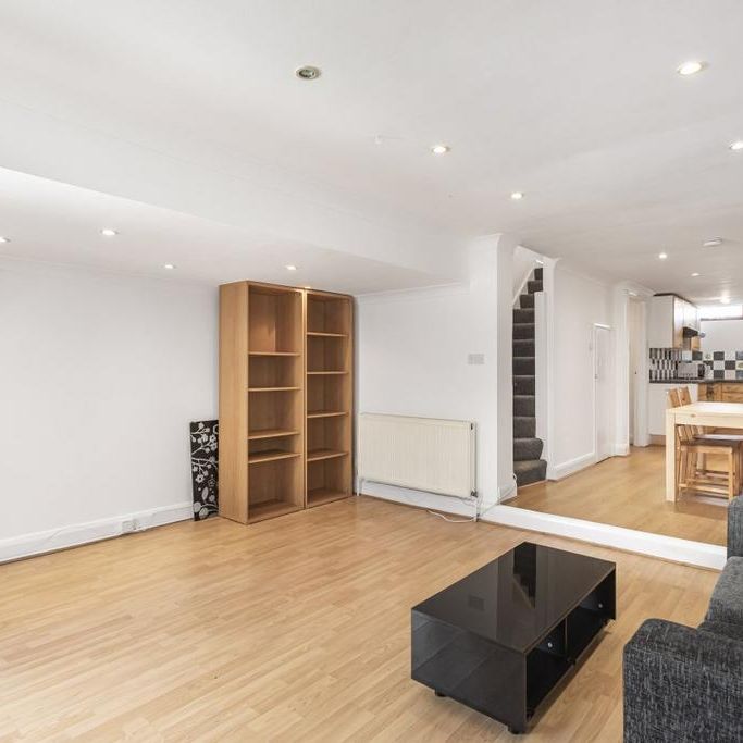 2 bedroom flat to rent - Photo 1