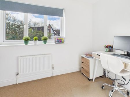 4 bedroom detached house to rent - Photo 5