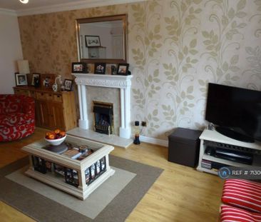 3 bedroom semi-detached house to rent - Photo 1