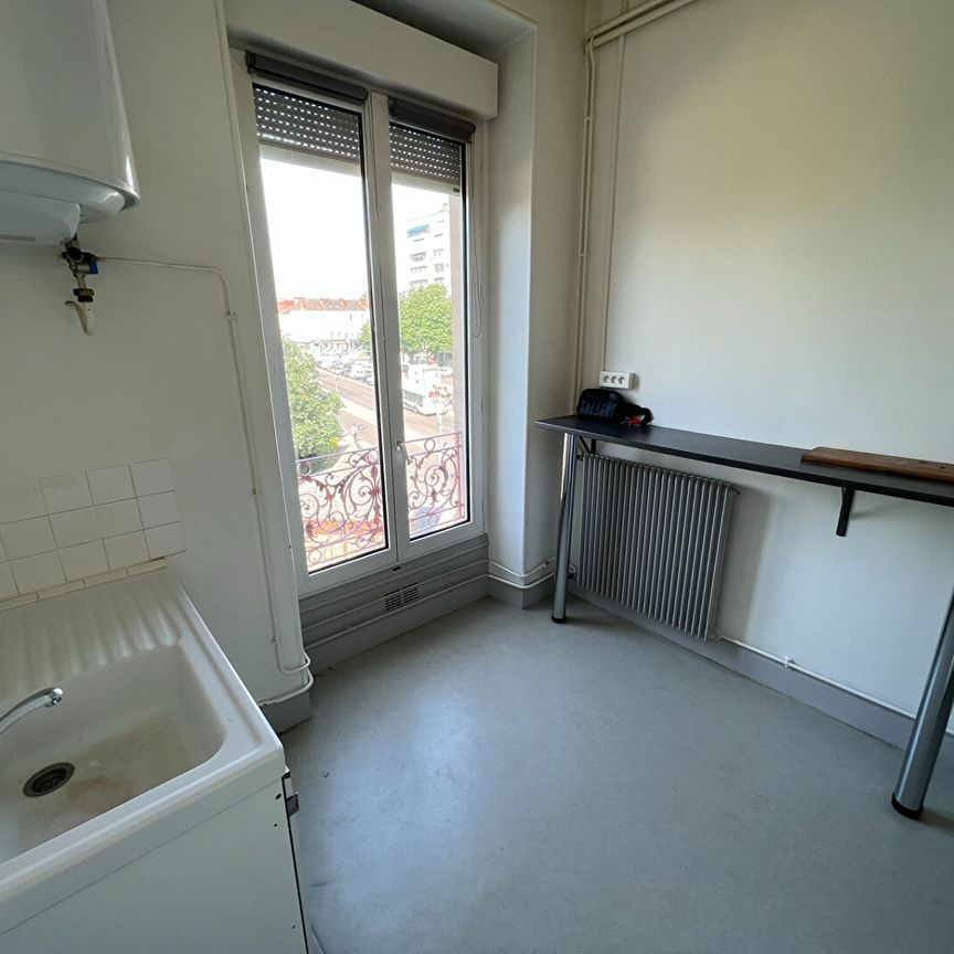 T2 rénové avec balcon - Photo 1