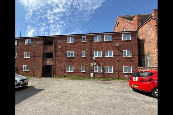 1 Bed Flat, May Court, NG5 - Photo 1