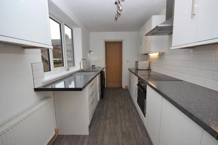 2 bedroom terraced house to rent - Photo 5