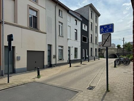 BIJNA PASSIEF-NIEUWBOUWWONING MET 4 SLP TE HUUR (dichtbij U. - Foto 2