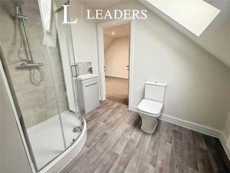 3 bedroom semi-detached house to rent - Photo 5